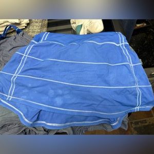blue lululemon skirt has stains